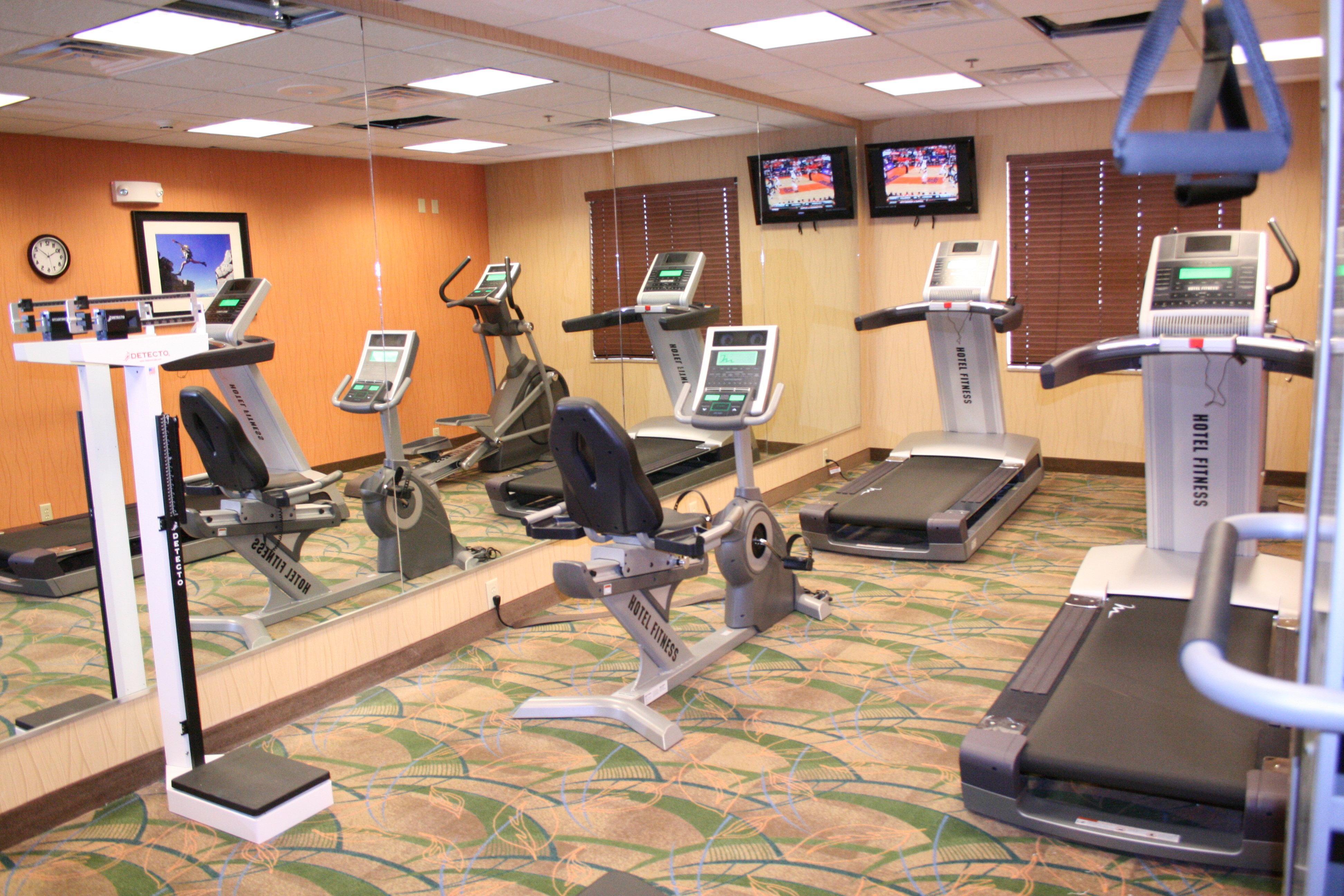 Holiday Inn Express Pratt By Ihg Екстер'єр фото