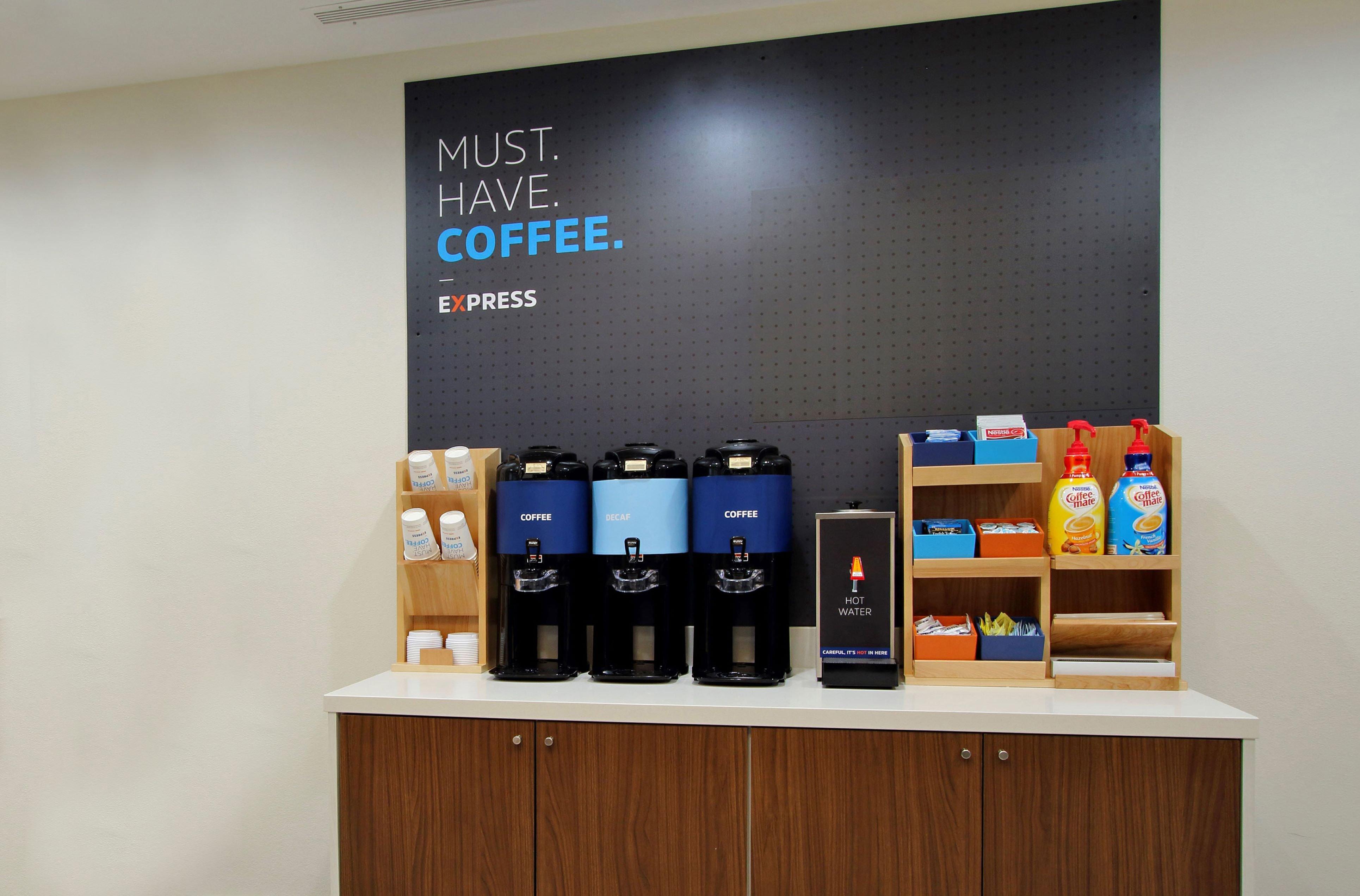 Holiday Inn Express Pratt By Ihg Екстер'єр фото