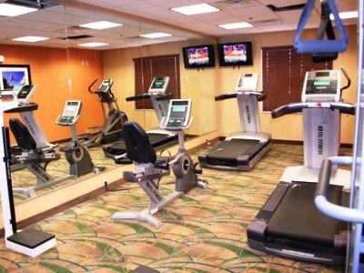 Holiday Inn Express Pratt By Ihg Екстер'єр фото